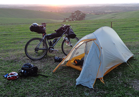 What should I pay attention to when storing the tent?